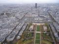 na druhou stranu - Martova pole a za nimi v Montparnasse